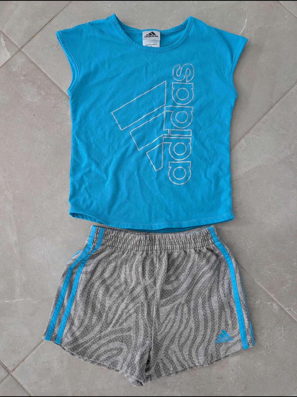 2/$20 Adidas Girls 2-Piece Set – Size 6 – Blue & Grey